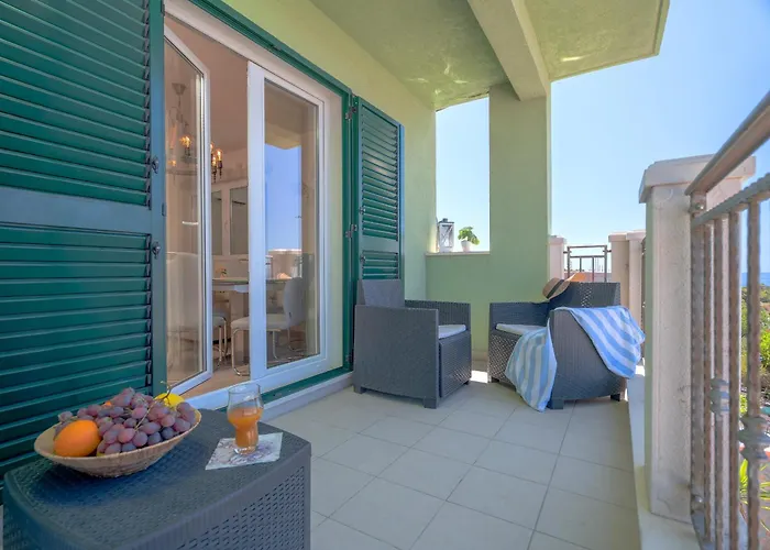 Hvar Adria 아파트 *